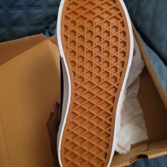 Vans - Picture 3 of 3